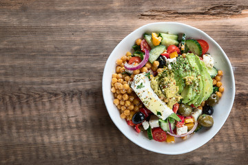 Salad with chickpeas, feta and avocado