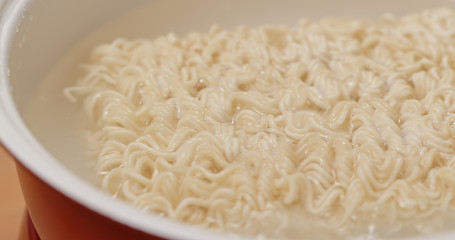 Cooking with instant noodles
