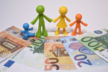 famille famillial parent enfant argent euro crise pauvreté