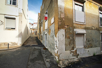 Narrow street of Lisobon