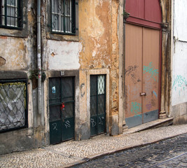Narrow street of Lisobon