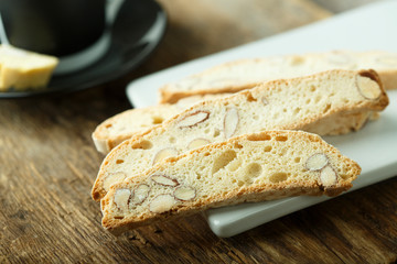 Almond biscuits