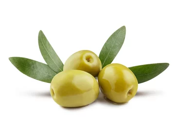 Fototapeten Green olives with leaves, isolated on white background © Yeti Studio