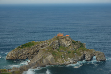 Fototapeta na wymiar San Juan de Gaztelugatxe islet and Cantabrian sea