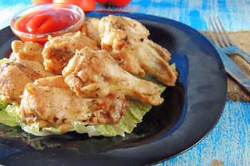 fried wings with sauce