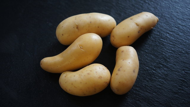 Bamberger H&ouml;rnchen,potatoes, food, vegetable, potatoes, isolated, raw, fresh, agriculture, organic, vegetarian, healthy, white, 