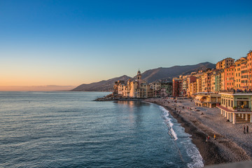 panorama ligure al tramonto