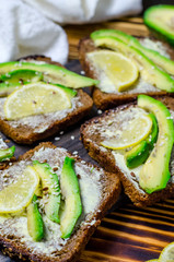 avocado and lemon sandwich