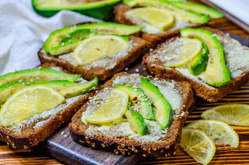 avocado and lemon sandwich