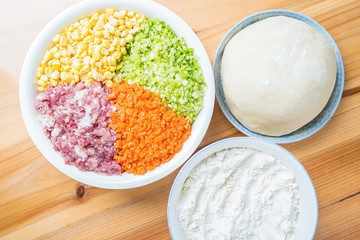 Super appetite fresh dumplings and dough / colorful vegetable meat puree