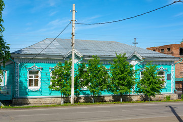 Fototapeta na wymiar Mariinsk, ancient wooden house