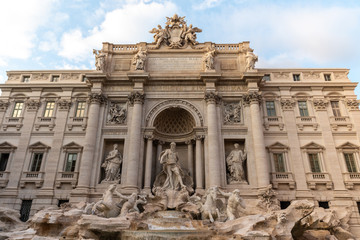 Fototapeta premium Fontanna di Trevi (Fontanna di Trevi) w Rzymie, Włochy