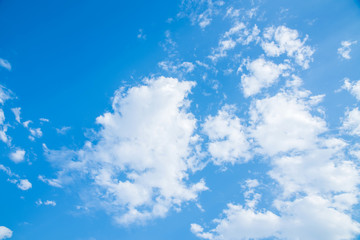 Fototapeta na wymiar Pure blue sky and white clouds