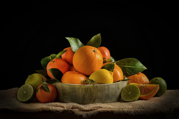 Fototapeta na wymiar heap of assorted citrus fruit, fruit rich in vitamin C and antioxidant