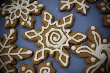 decorated gingerbread snowflake cookies