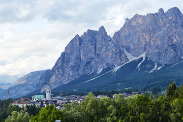 Fototapeta na wymiar Cortina d'Ampezzo mountains at daylight