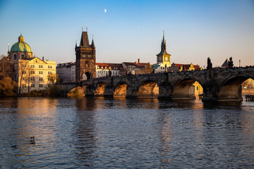 Fototapeta na wymiar Karlsbrücke, Prag Abend