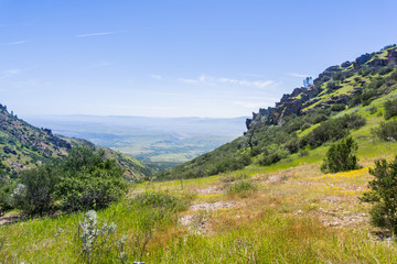 Fototapeta na wymiar View of the valley from the trail to North Chalone Peak, Hain Wilderness, Pinnacles National Park, California
