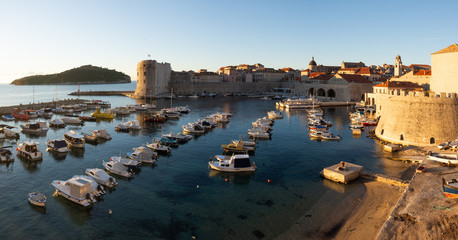 Fototapeta na wymiar Dubrovnik bay and port