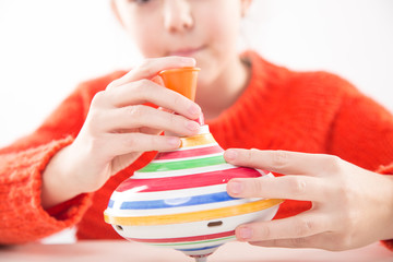  Integracja sensoryczna. Ćwiczenia na sprawność ruchową dłoni i palców. © doroguzenda