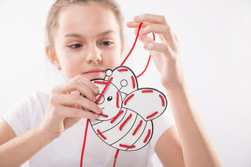  Integracja sensoryczna. Ćwiczenia na sprawność ruchową dłoni i palców. © doroguzenda