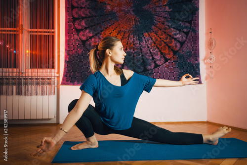jugendlich-nacktes-torrebt-yoga-der-hustler-imdb