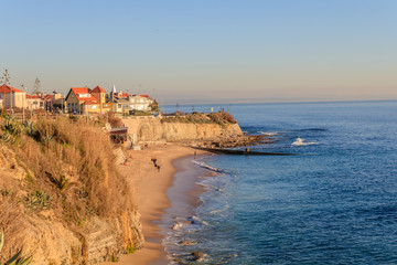 Fototapeta premium Vista da Praia das Avencas na Parede Cascais Portugal