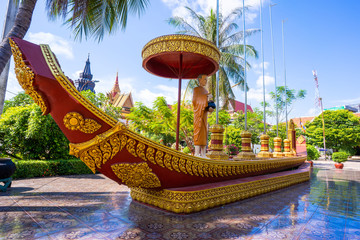 sculpture at Wat Preah Prom Rath