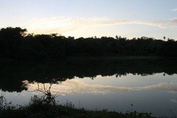 Obraz na płótnie Canvas reflection in sunset lake