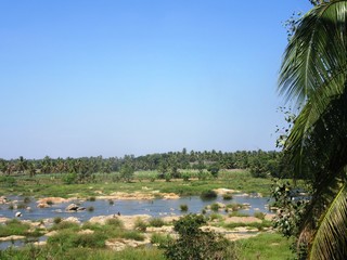 Flußlandschaft in Shrirangapattana in der Nähe von Mysore / Südindien