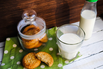 Cookies and a glass of milk