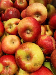 Fototapeta na wymiar Ripe red apples as background