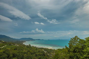 Obraz premium Panoramic aerial view of Koh Samui island, Thailand in cloudy day