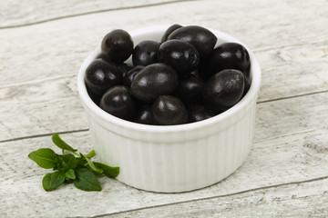 Black olives in the bowl