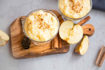 Rice milk desert with cinnamon and apples