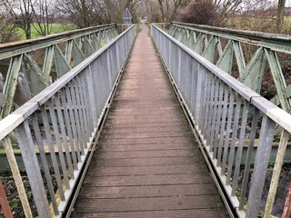 Obraz premium alte Eisenbahnbrücke über die Niers bei Süchteln