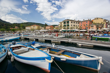 Fototapeta na wymiar Hafen in Garda am Gardasee