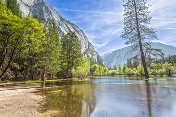 Fototapeta na wymiar Mirror Lake in Yosemite Nationalpark