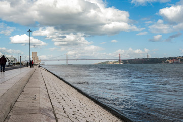 Obraz premium April 25th bridge over the Tagus river in Lisbon
