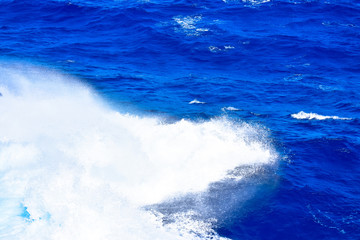 Rridge of the sea wave