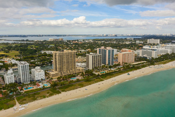 Fototapeta na wymiar Condominiums in Miami Beach