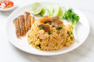 fried rice with crispy gourami fish