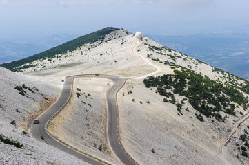 Straße zum Mont Ventox in Südfrankreich