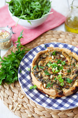 Kleine Quiche mit Petersilie