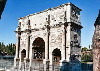 Fototapeta na wymiar The wonderful and decorated triumphal Arch of Constantine in Rome - Italy
