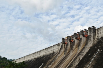 Khun Dan Prakarn Chon huge concrete dam in Thailand