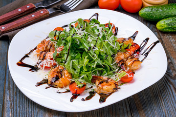 Arugula with shrimps