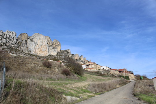 cellorigo,la rioja,comarca de haro,espa&ntilde;a,vista pe&ntilde;a luenga,montes obarenes