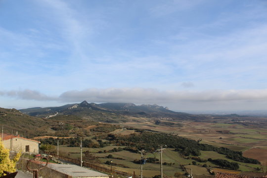 cellorigo,la rioja,comarca de haro,espa&ntilde;a,vista pe&ntilde;a luenga,montes obarenes