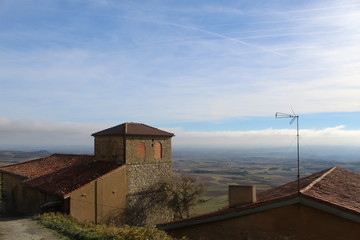 iglesia san millan,cellorigo,la rioja,comarca de haro,españa,vista peña luenga,montes obarenes